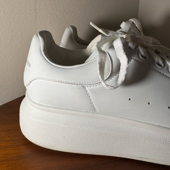 Alexander McQueen Women’s Oversized Sneaker in White Size 41 - Picture 5 of 14